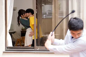 Cô gái ngực lớn gợi cảm! Ăn của quý trong phòng tắm! Mặc quần hở đáy, quan hệ từ phía sau với cái mông to và cặp vú rung chuyển, cận cảnh cô ấy ra vào…